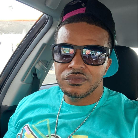 Meet your Posher, Waldron - Picture 1 of 2